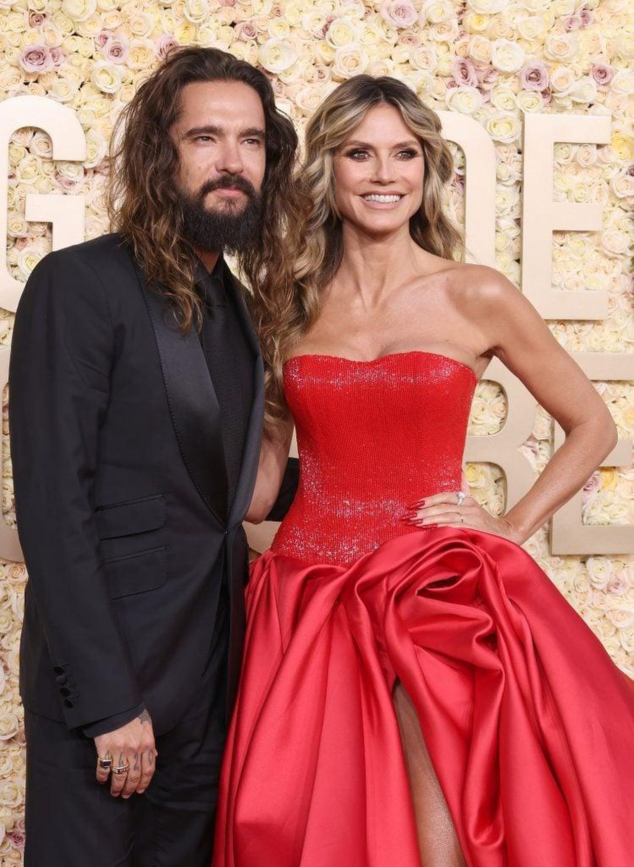 Heidi_Klum_supporta_la_carriera_musicale_di_Tom_FnTWUZ2Myo - Confidenze24 source:thehollywoodgossip - Heidi Klum supporta la carriera musicale di Tom - Tom Kaulitz e Heidi Klum il 7 gennaio 2024.