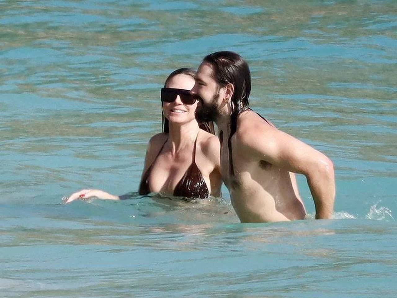 Heidi_e_Tom_al_mare_fvdChmEHRi - Confidenze24 source:allcelebrities - Heidi e Tom al mare - Heidi Klum e Tom Kaulitz a Saint Barthelemy