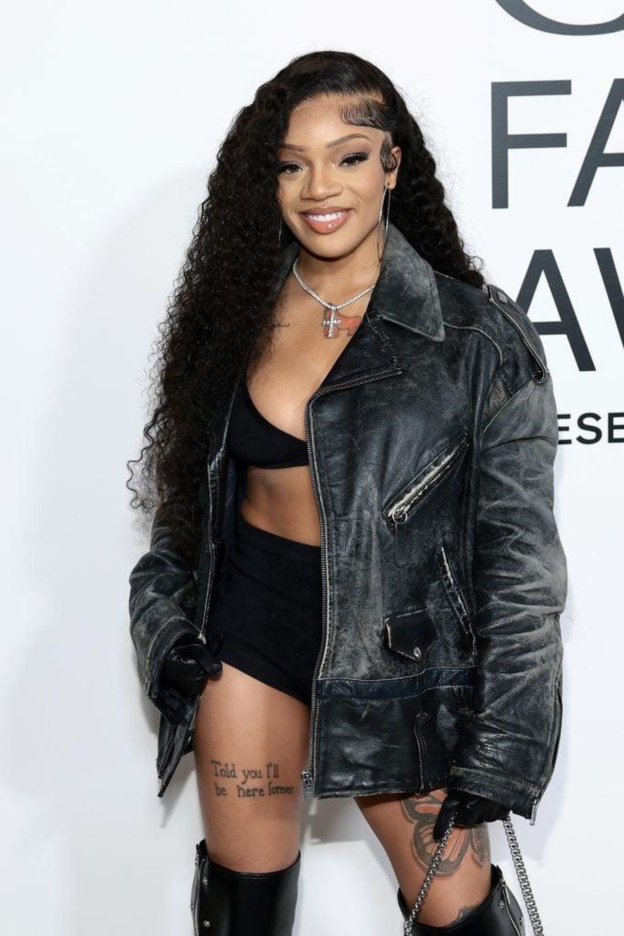 I_fan_pensano_che_GloRilla_stia_scherzando_sulla_gravidanza_7XlxJ8o0Ky - Confidenze24 source:thehollywoodgossip - I fan pensano che GloRilla stia scherzando sulla gravidanza - GloRilla il 28 ottobre 2024.