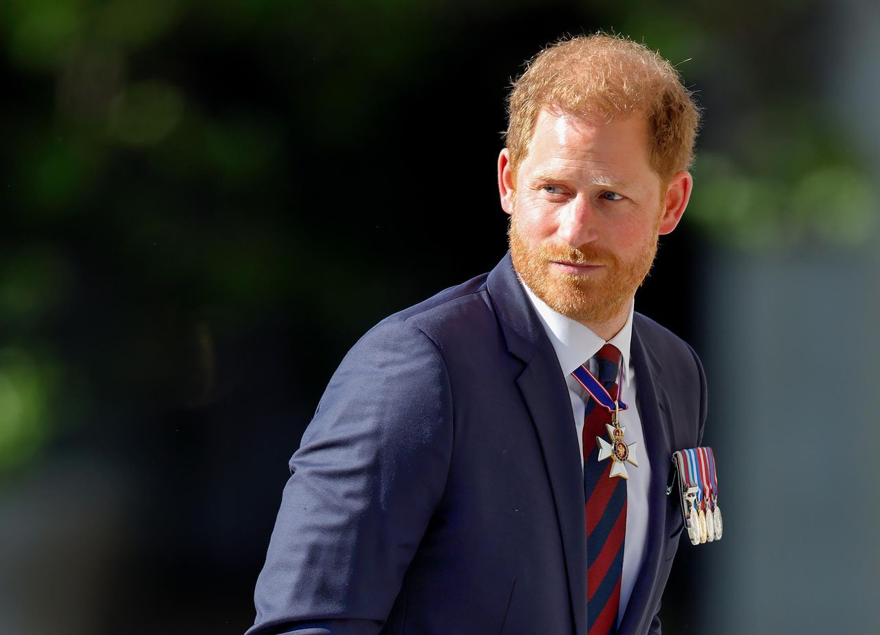 Il_Caso_di_Harry_contro_i_Tabloid_QHMTDJAHuV - Confidenze24 source:usmagazine - Il Caso di Harry contro i Tabloid - Il Principe Harry salta il primo giorno del caso contro i tabloid