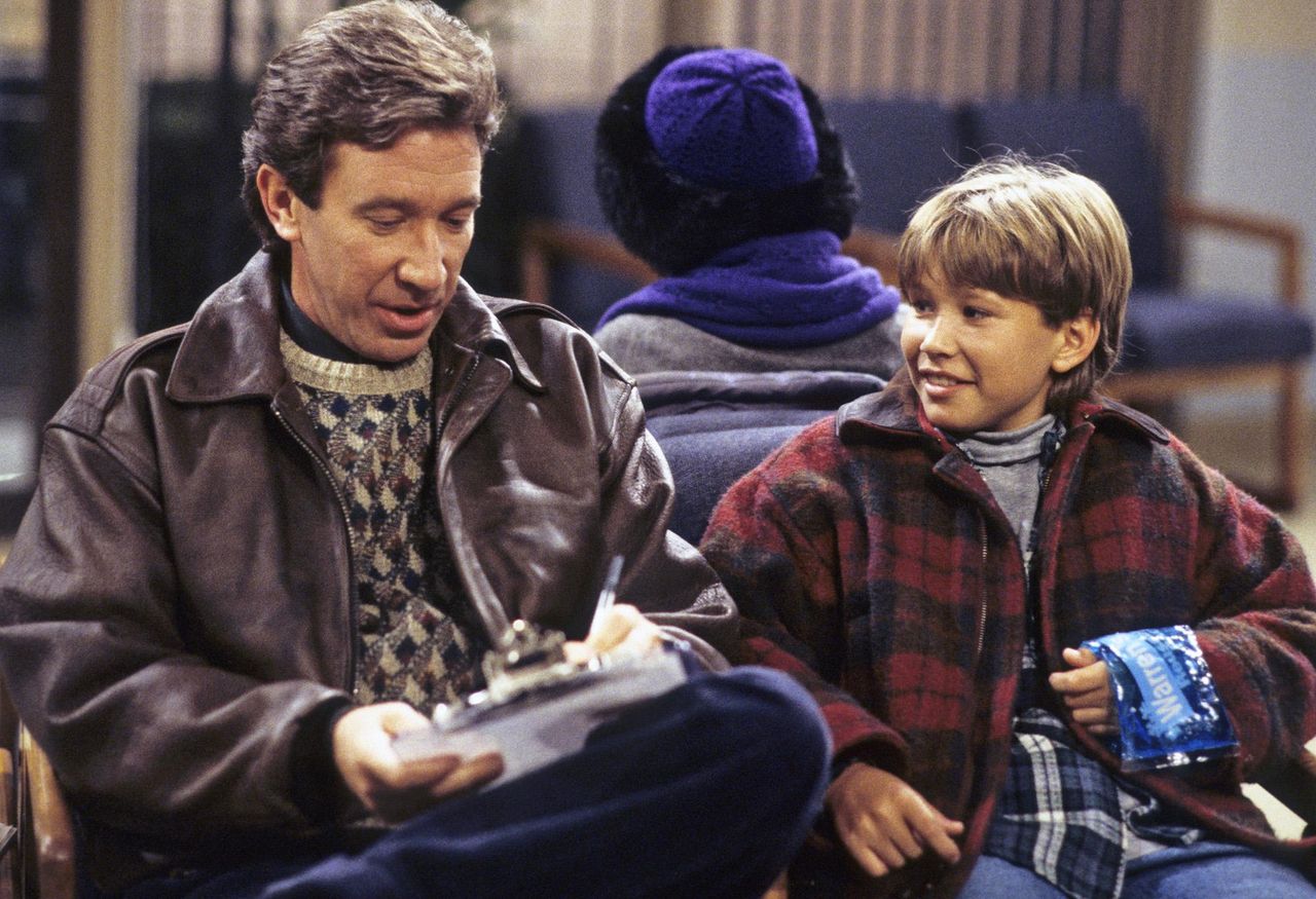 Il_Legame_tra_Allen_e_Thomas_f8Ebv6Ooov - Confidenze24 source:usmagazine - Il Legame tra Allen e Thomas - Tim Allen Rivela Se Jonathan Taylor Thomas Apparirà in Shifting Gears