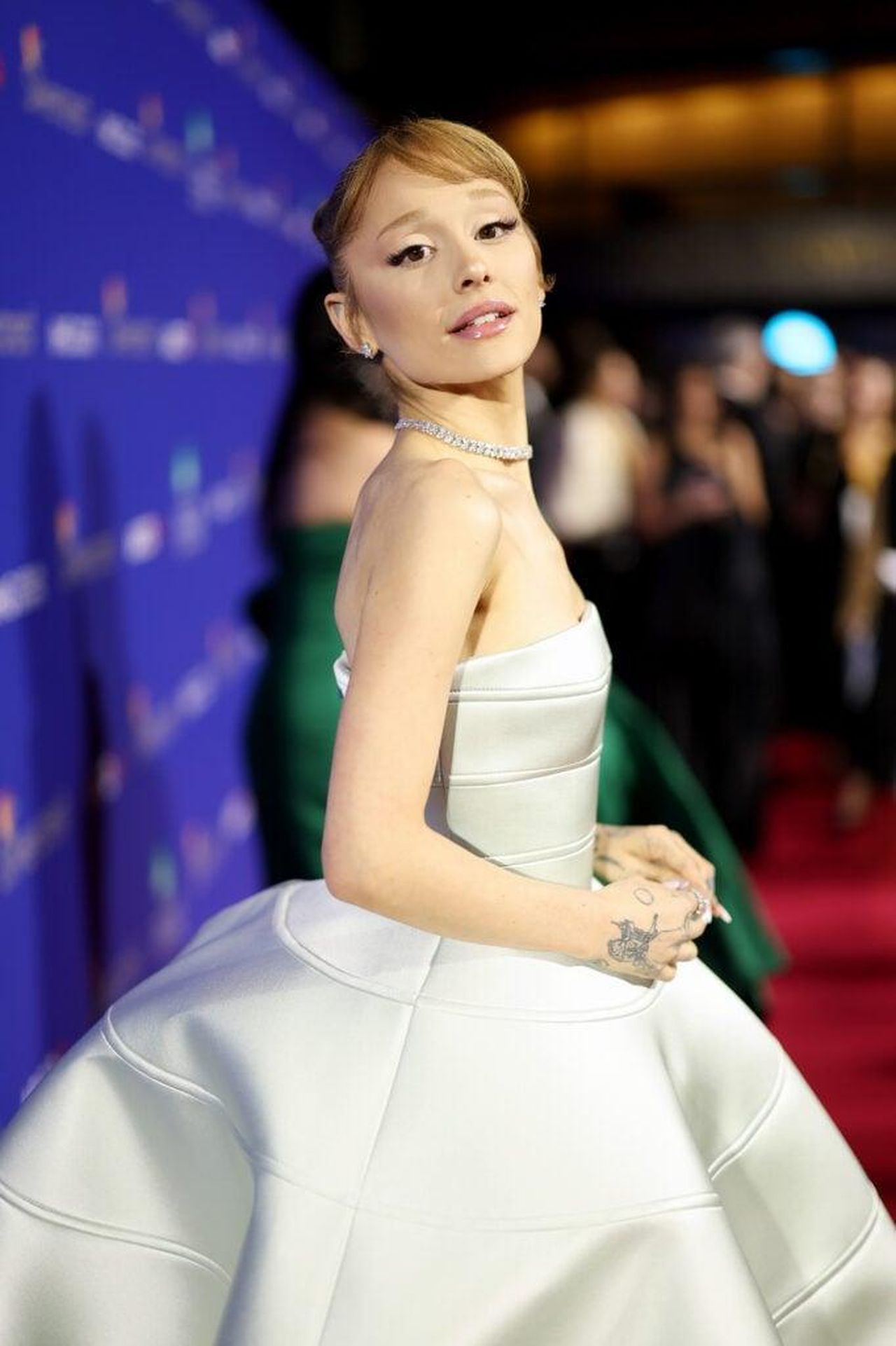 Il_Rising_Star_Award_va_a__Ariana_Grande_cCYPnPPyT4 - Confidenze24 source:thehollywoodgossip - Il Rising Star Award va a … Ariana Grande? - Ariana Grande il 3 gennaio 2025 ai Palm Springs International Film Awards.