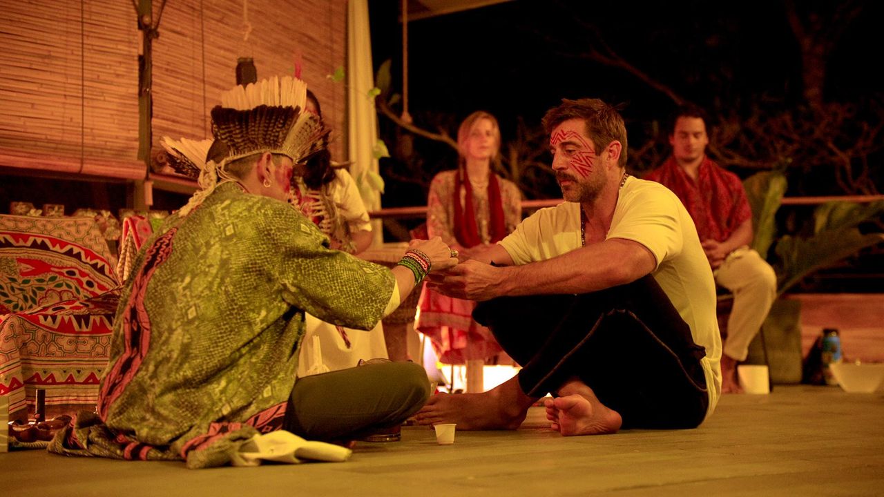 Il_Ruolo_delle_Cerimonie_di_Ayahuasca_nPV5HljWOz - Confidenze24 source:usmagazine - Il Ruolo delle Cerimonie di Ayahuasca - Aaron Rodgers e le cerimonie di ayahuasca