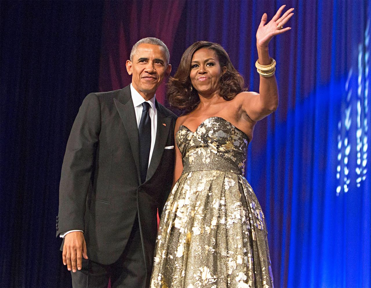 Il_Tributo_di_Compleanno_di_Barack_QBgHzKUbKg - Confidenze24 source:usmagazine - Il Tributo di Compleanno di Barack - Barack Obama Chiama Michelle L'Amore della Mia Vita in Tributo di Compleanno