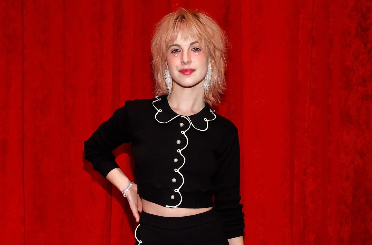 Il_debutto_musicale_di_Rusty_Williams_Tgjx4Y8uip - Confidenze24 source:billboard - Il debutto musicale di Rusty Williams - Hayley Williams durante la New York Fashion Week