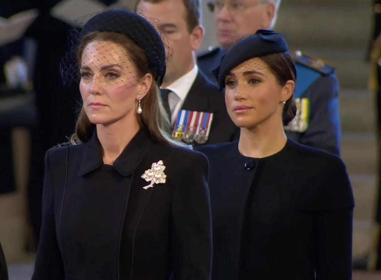 Il_lungo_silenzio_tra_le_due_duchesse_yi2gdv7HeD - Confidenze24 source:celebitchy - Il lungo silenzio tra le due duchesse - Immagine di Kate e Meghan