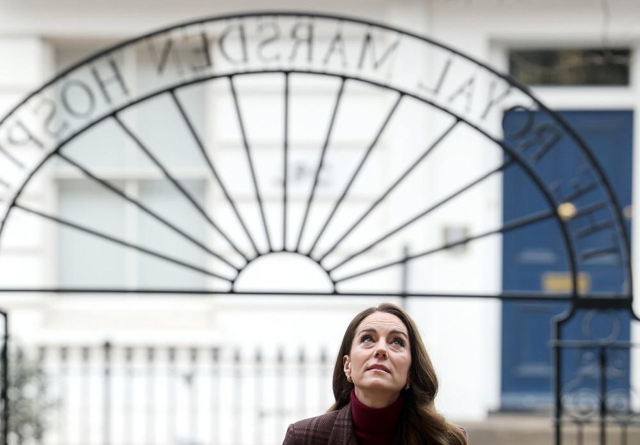 Il_malcontento_dei_media_britannici_S6gRx0iavz - Confidenze24 source:celebitchy - Il malcontento dei media britannici - Kate Middleton durante la visita al Royal Marsden Hospital
