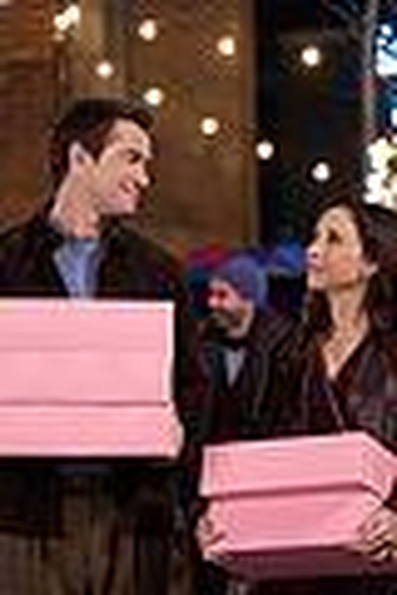 source:justjared - Il nuovo film di Lacey Chabert - Lacey Chabert e Robert Buckley nel film di San Valentino 16