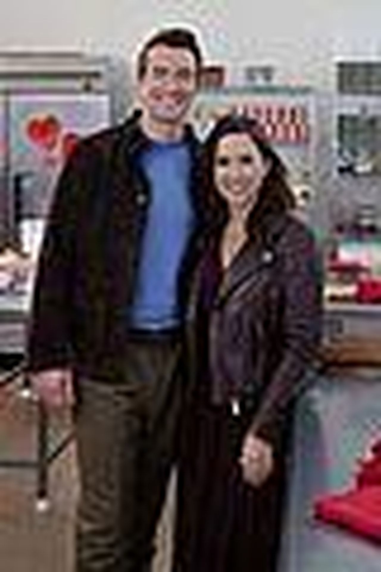 source:justjared - Il nuovo film di Lacey Chabert - Lacey Chabert e Robert Buckley nel film di San Valentino 01