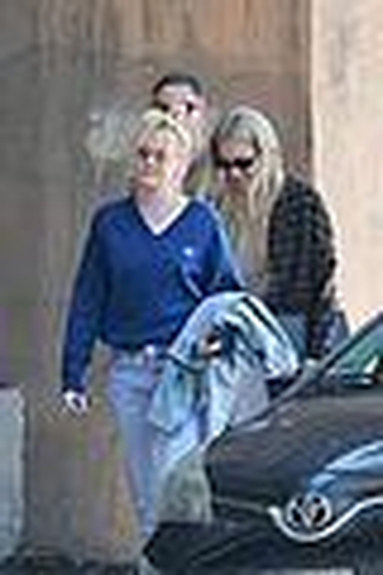 Il_nuovo_look_di_Kristen_Stewart_KzFHLA5JvF - Confidenze24 source:justjared - Il nuovo look di Kristen Stewart - Kristen Stewart con il nuovo look biondo