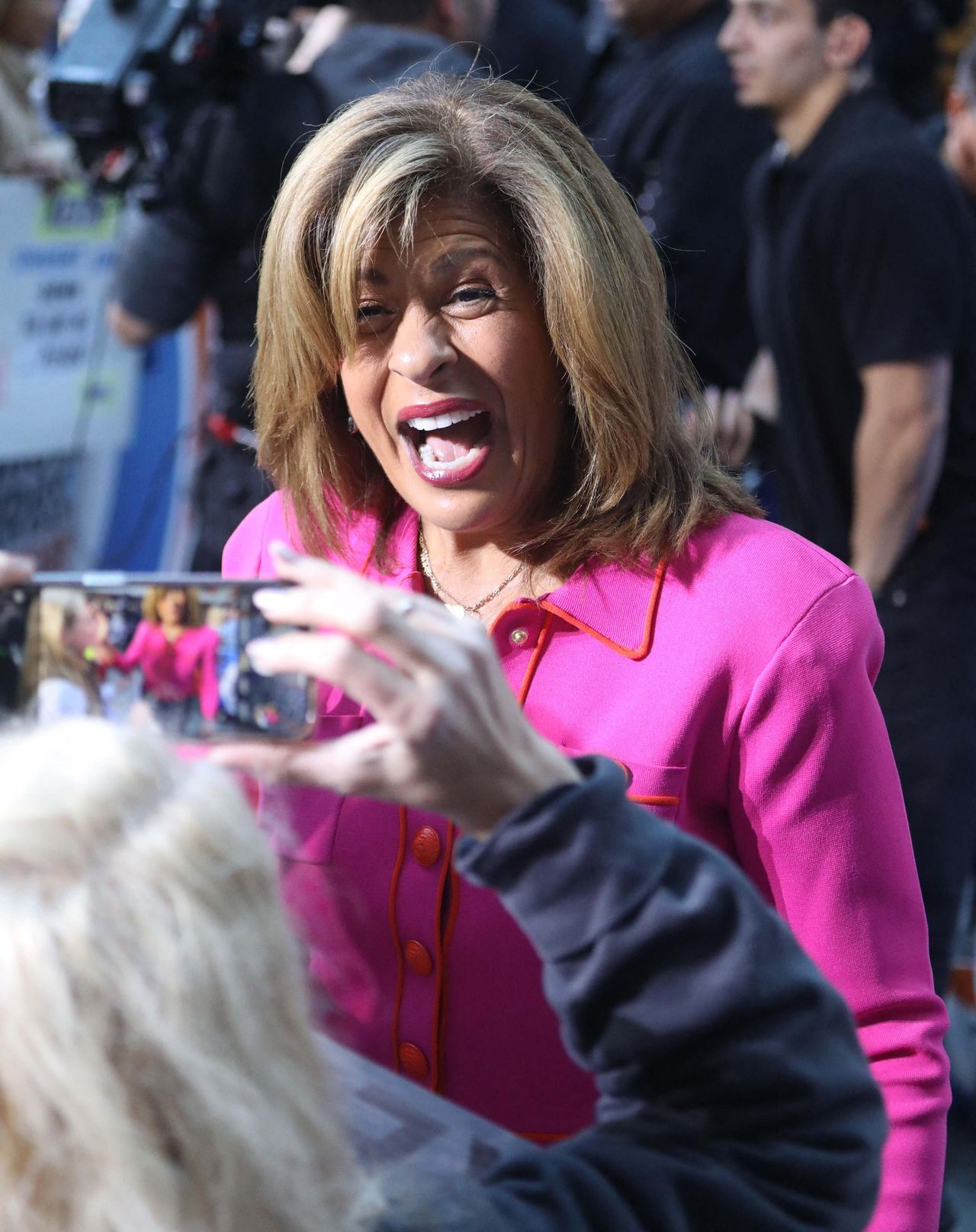 Il_nuovo_ruolo_di_Hoda_Kotb_in_NBC_j6Hno6pnFE - Confidenze24 source:closerweekly - Il nuovo ruolo di Hoda Kotb in NBC - Hoda Kotb firma un nuovo contratto con NBC