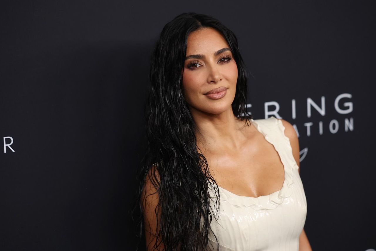 Il_percorso_di_Kim_Kardashian_nel_mondo_delle_relazioni_9RoOGUmVAe - Confidenze24 source:usmagazine - Il percorso di Kim Kardashian nel mondo delle relazioni - Citazioni di Kim Kardashian sul dating dopo il divorzio