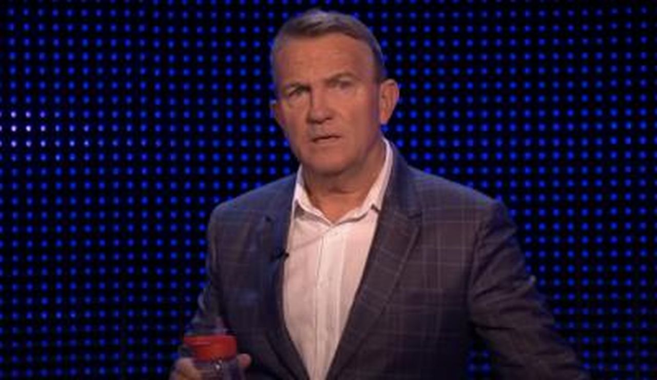 Il_presentatore_di_The_Chase_parla_del_suo_rapporto_personale_con_la_commedia_i8BxRxCYqA - Confidenze24 source:entertainmentdaily - Il presentatore di The Chase parla del suo rapporto personale con la commedia - Bradley Walsh su The Chase