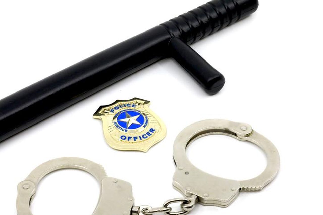 Il_rifiuto_di_accusare_i_poliziotti_coinvolti_d3VzmYzA1u - Confidenze24 source:bossip - Il rifiuto di accusare i poliziotti coinvolti - Attrezzatura dei poliziotti per il servizio