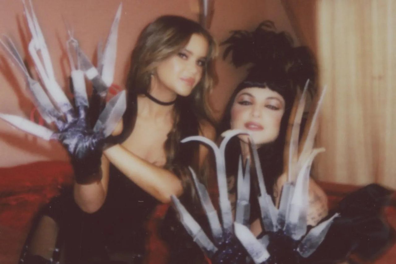 Il_video_musicale_5NtKaKZBvw - Confidenze24 source:celebmix - Il video musicale - Julia Michaels e Maren Morris nel video di 'Scissors'