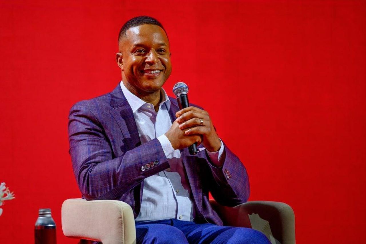 In_definitiva_il_suo_successo_sar_misurato_negli_ascolti_Guh4DStCG2 - Confidenze24 source:thehollywoodgossip - In definitiva, il suo successo sarà misurato negli ascolti - Craig Melvin il 10 novembre 2023.