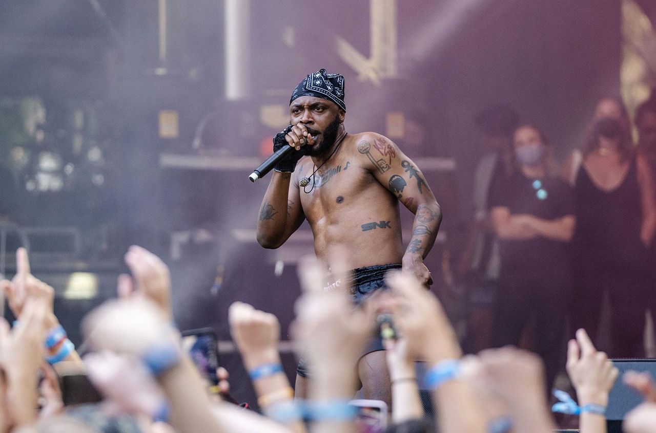 Incidente_durante_il_concerto_sxRLrFlgRK - Confidenze24 source:billboard - Incidente durante il concerto - JPEGMAFIA si esibisce durante il 30° anniversario di Lollapalooza a Chicago.