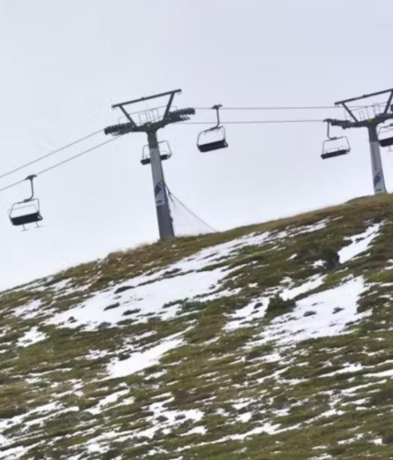 Incidente_in_seggiovia_la_tragedia_nellimpianto_sciistico_zHamPLxaBY - Confidenze24 source:tvzap - Incidente in seggiovia: la tragedia nell’impianto sciistico - Piste da sci in Spagna