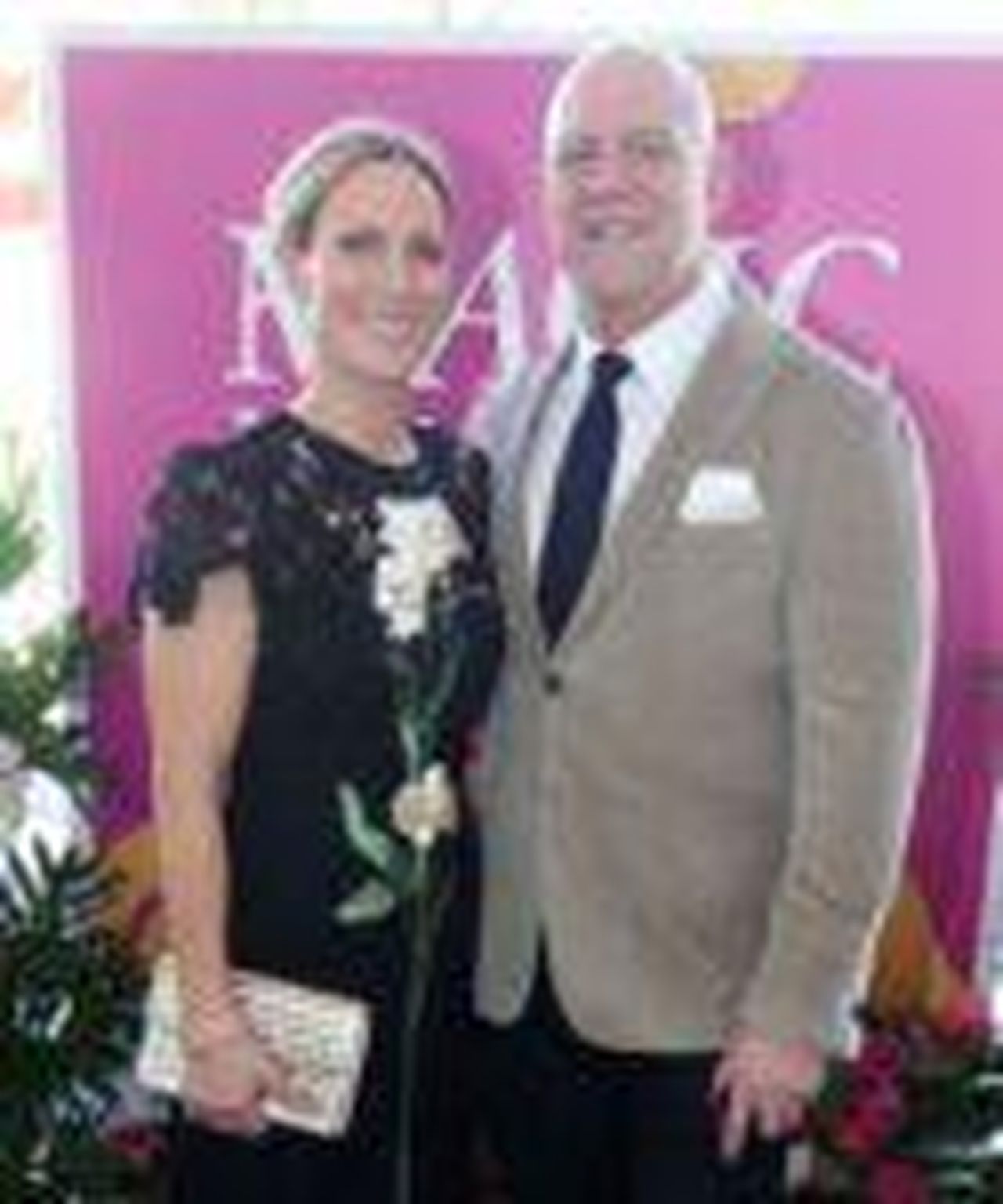 Incontri_e_eventi_a_Magic_Millions_Zh0h4MROYU - Confidenze24 source:celebitchy - Incontri e eventi a Magic Millions - Zara e Mike Tindall al Magic Millions