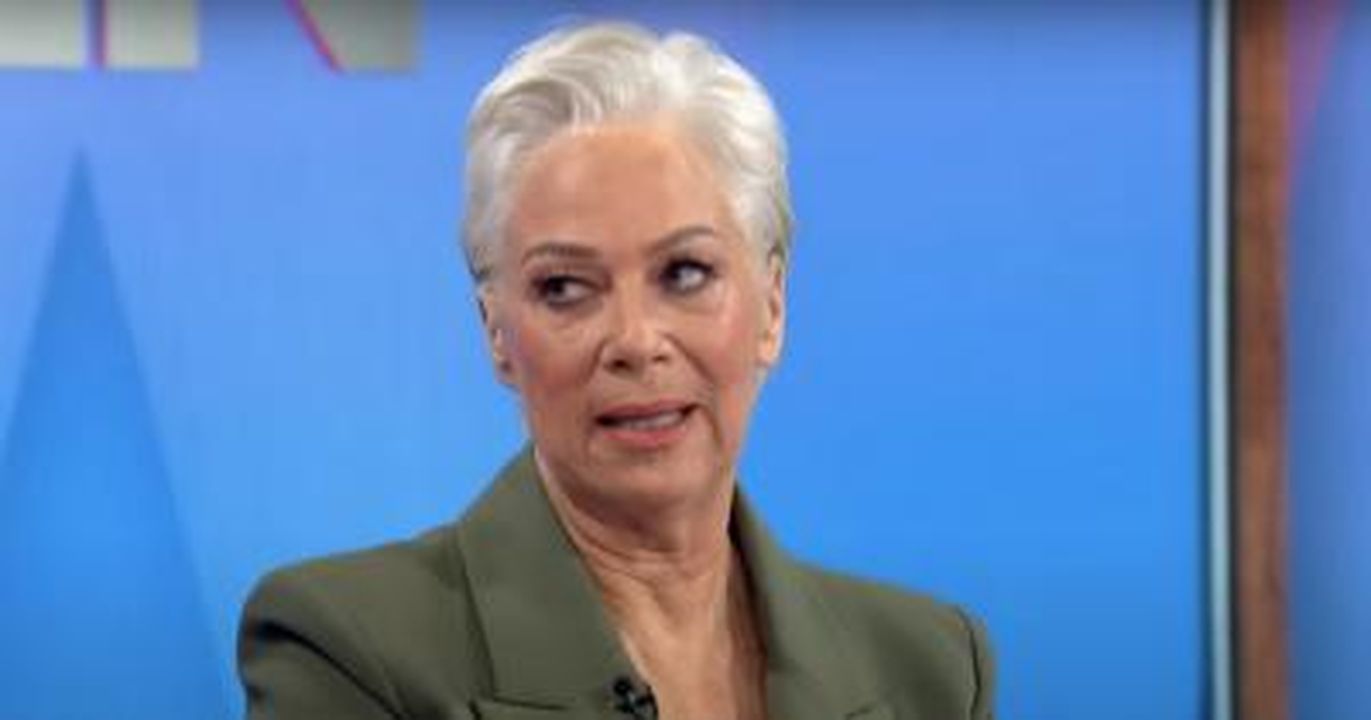 Inizio_della_relazione_insostenibile_tra_Lincoln_e_Denise_u3Kudy2cAO - Confidenze24 source:entertainmentdaily - Inizio della relazione 'insostenibile' tra Lincoln e Denise - Denise Welch a Loose Women