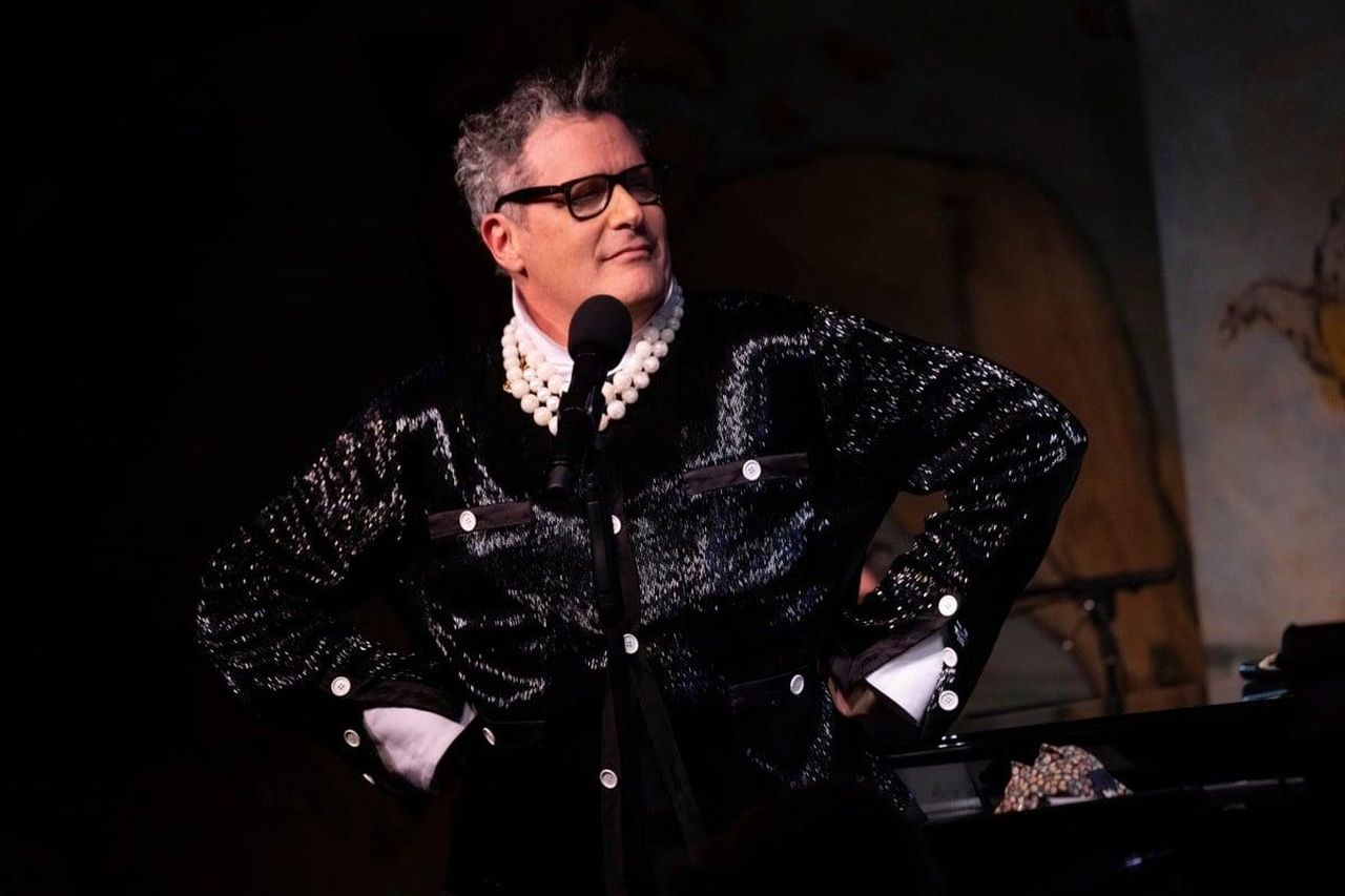 Isaac_Mizrahi_torna_a_NYC_con_un_nuovo_spettacolo_N5mQVUrKkS - Confidenze24 source:socialitelife - Isaac Mizrahi torna a NYC con un nuovo spettacolo - Isaac Mizrahi