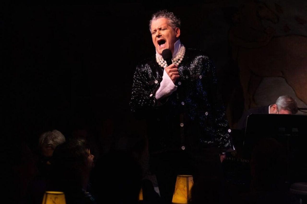 Isaac_Mizrahi_torna_a_NYC_con_un_nuovo_spettacolo_Vhv4bKmJJ6 - Confidenze24 source:socialitelife - Isaac Mizrahi torna a NYC con un nuovo spettacolo - Isaac Mizrahi