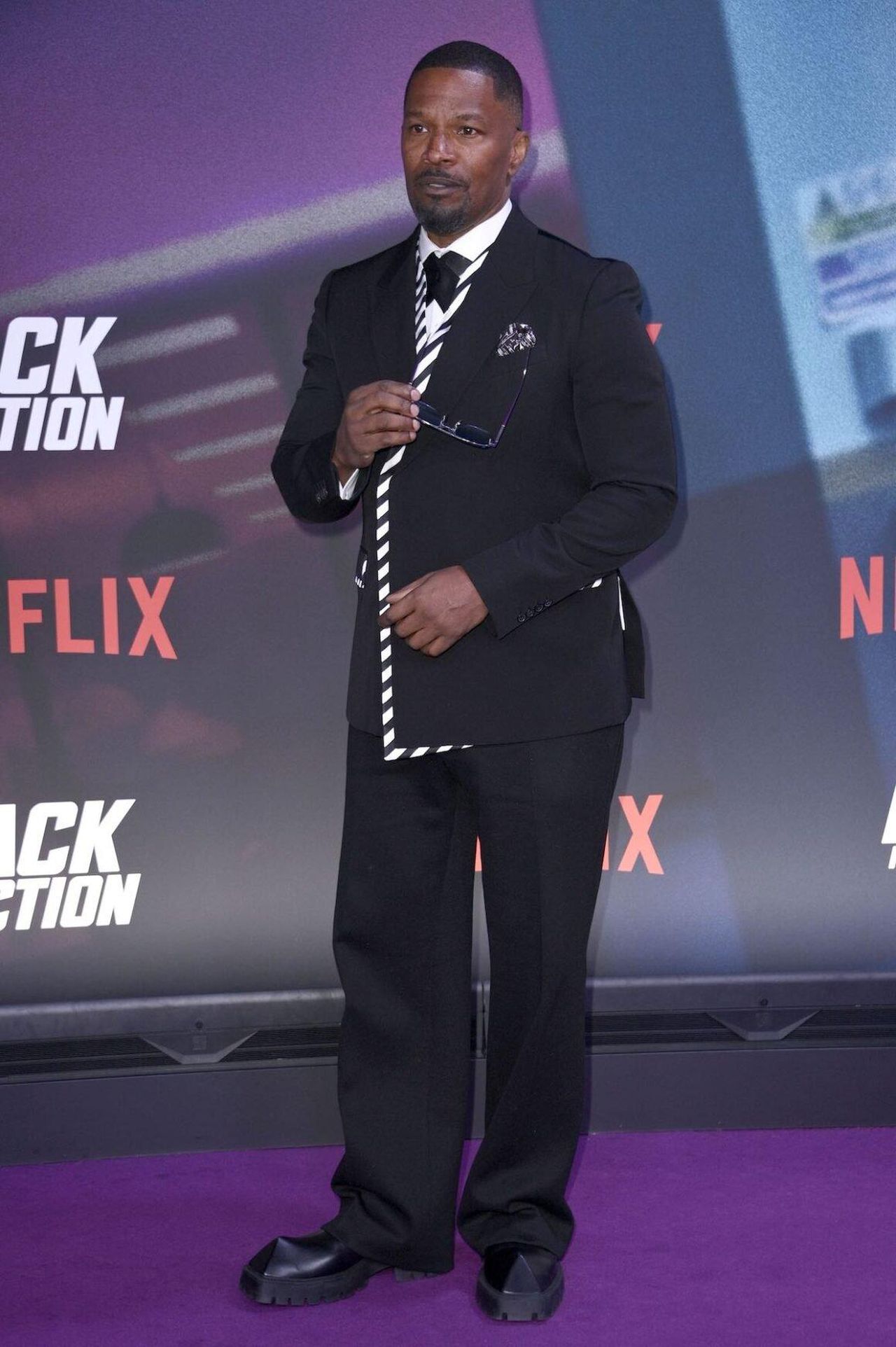 Jamie_Foxx_alla_Proiezione_di_Back_In_Action_5USIuXQKnI - Confidenze24 source:socialitelife - Jamie Foxx alla Proiezione di 'Back In Action' - Jamie Foxx alla Proiezione di 'Back In Action'