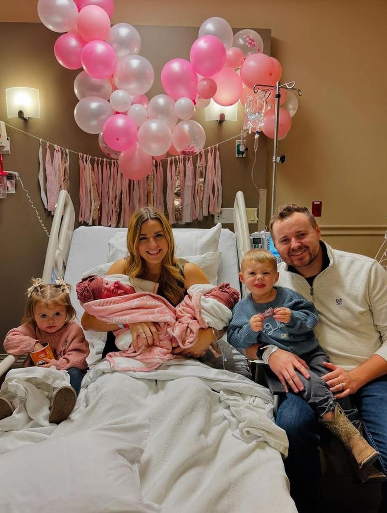 Jed_e_Katey_Duggar_WCVtsRErqz - Confidenze24 source:usmagazine - Jed e Katey Duggar - Jed e Katey Duggar