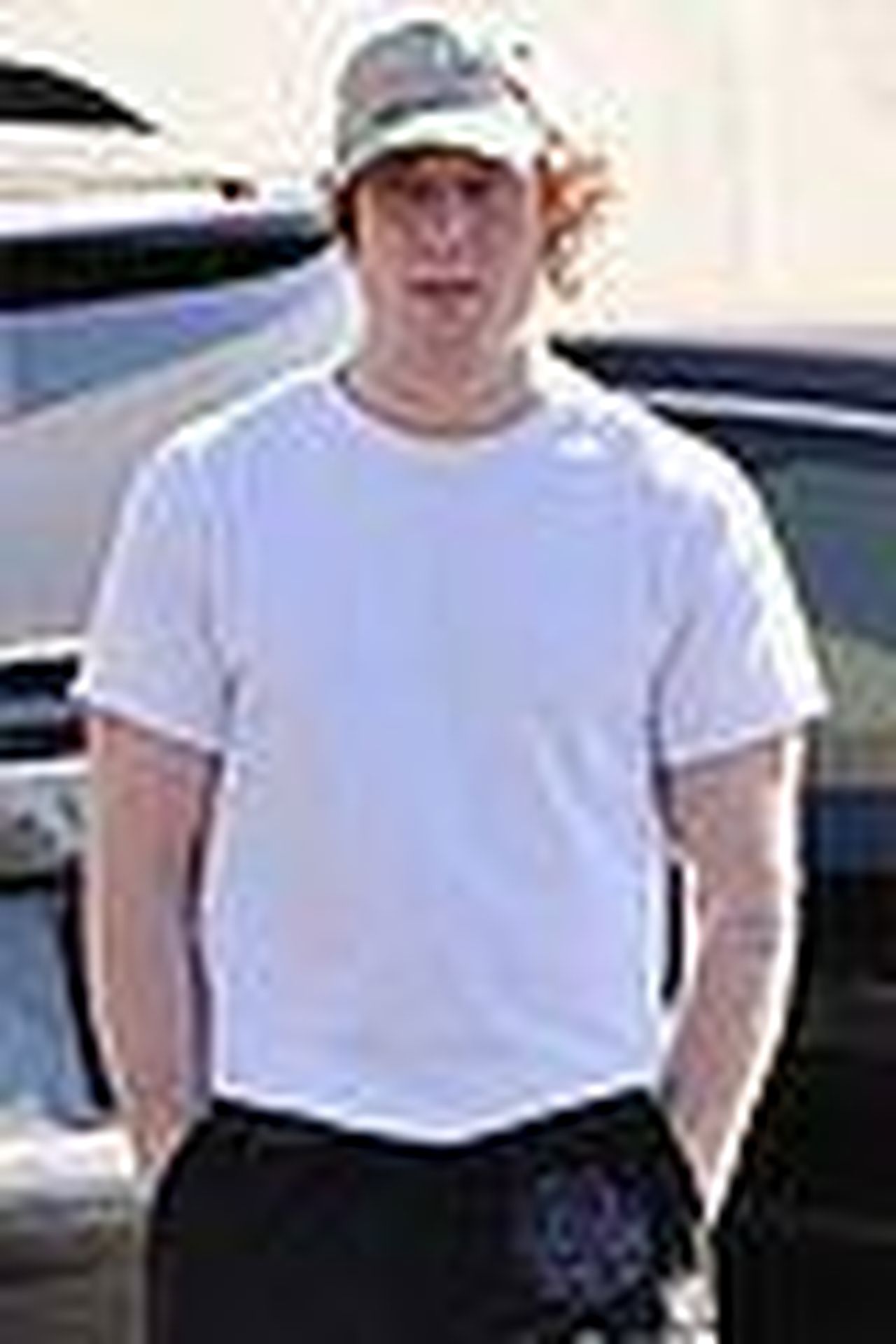 Jeremy_Allen_White_in_giro_per_Studio_City_t5VHI4FQpn - Confidenze24 source:justjared - Jeremy Allen White in giro per Studio City - Jeremy Allen White va a fare la spesa all'Erewhon