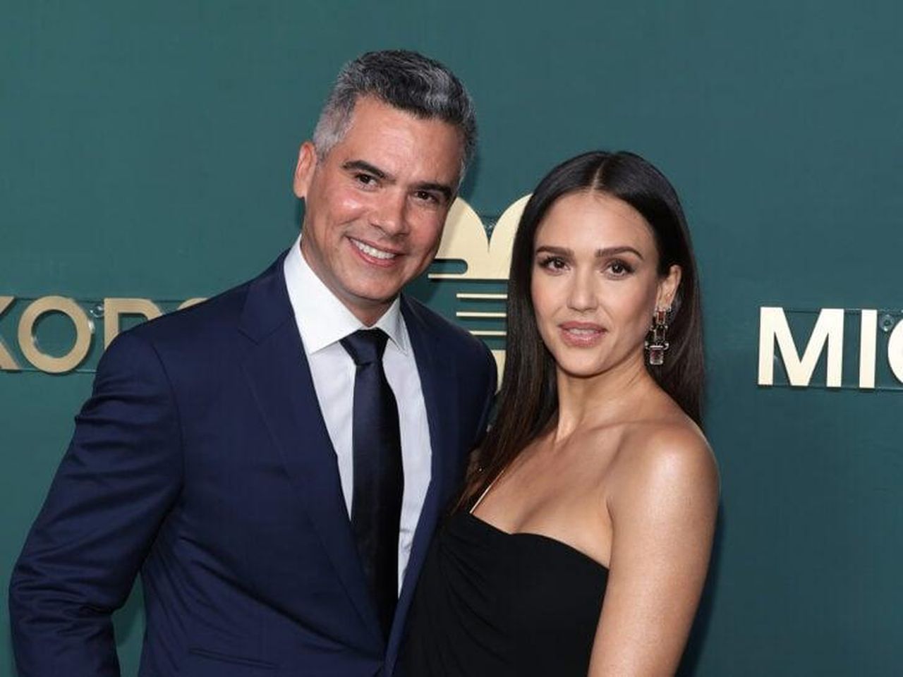 Jessica_Alba_e_le_Voci_di_Divorzio_OnIB5DTEGd - Confidenze24 source:thehollywoodgossip - Jessica Alba e le Voci di Divorzio - Jessica Alba smentisce le voci di divorzio con foto di famiglia