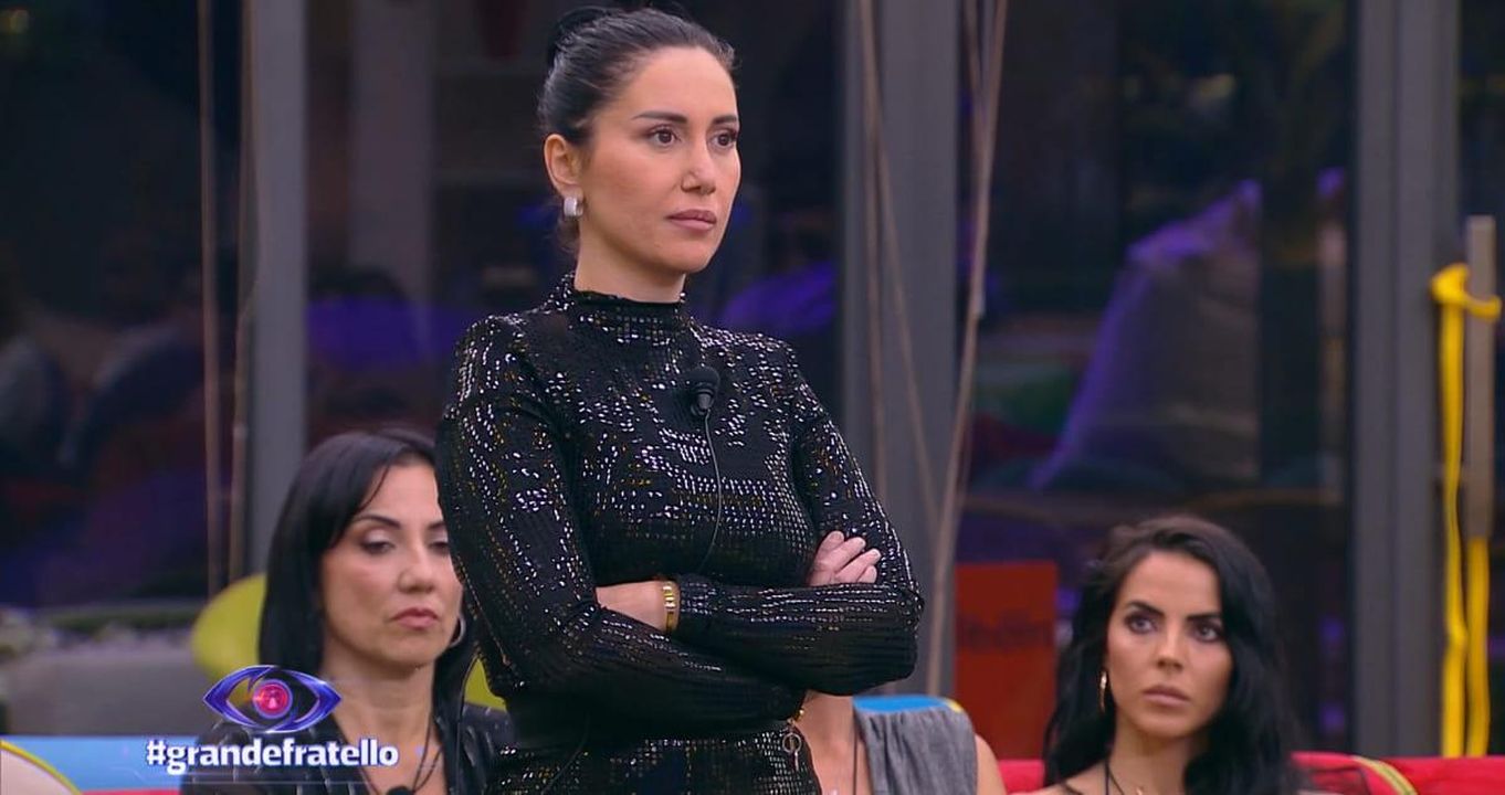 Jessica_Morlacchi_decide_di_abbandonare_il_reality_show_IDyIuwEe0X - Confidenze24 source:lanostratv - Jessica Morlacchi decide di abbandonare il reality show - foto di Jessica Morlacchi
