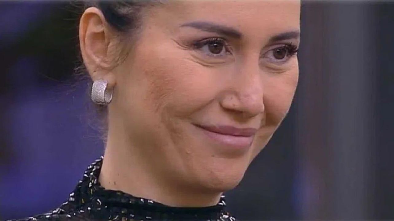 Jessica_Morlacchi_si_difende_Non_voglio_essere_paragonata_a_Helena_uTjvh1tbbq - Confidenze24 source:quilink - Jessica Morlacchi si difende: “Non voglio essere paragonata a Helena” - Jessica Morlacchi lascia il Grande Fratello: la decisione choc