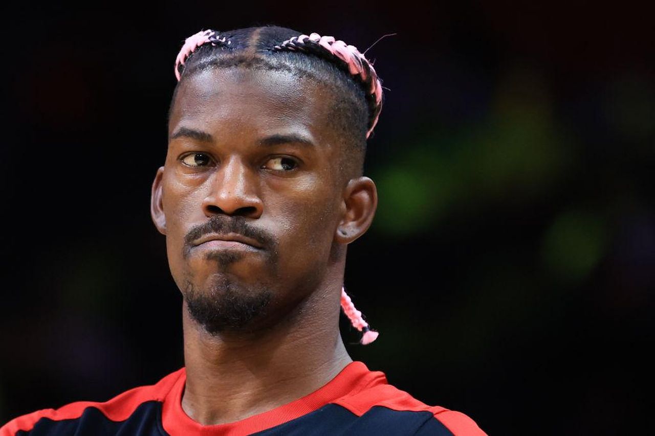 Jimmy_Butler_Contro_la_Richiesta_di_65K_per_Mantenimento_VRiVnkOjUe - Confidenze24 source:bossip - Jimmy Butler Contro la Richiesta di K per Mantenimento - Jimmy Butler gioca contro i New Orleans Pelicans