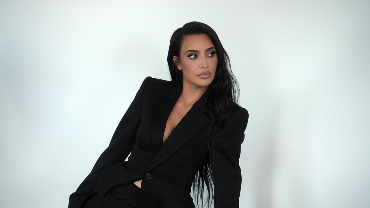 source:sheknows - Kim Kardashian e il mistero dell'amore - Kim Kardashian