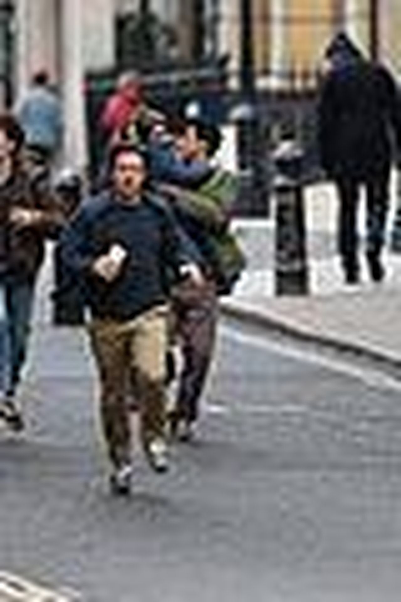 Kit_Harington_e_Mark_Wahlberg_sul_set_tIKS7XkvEG - Confidenze24 source:justjared - Kit Harington e Mark Wahlberg sul set - Kit Harington e Mark Wahlberg sul set di The Family Plan 2
