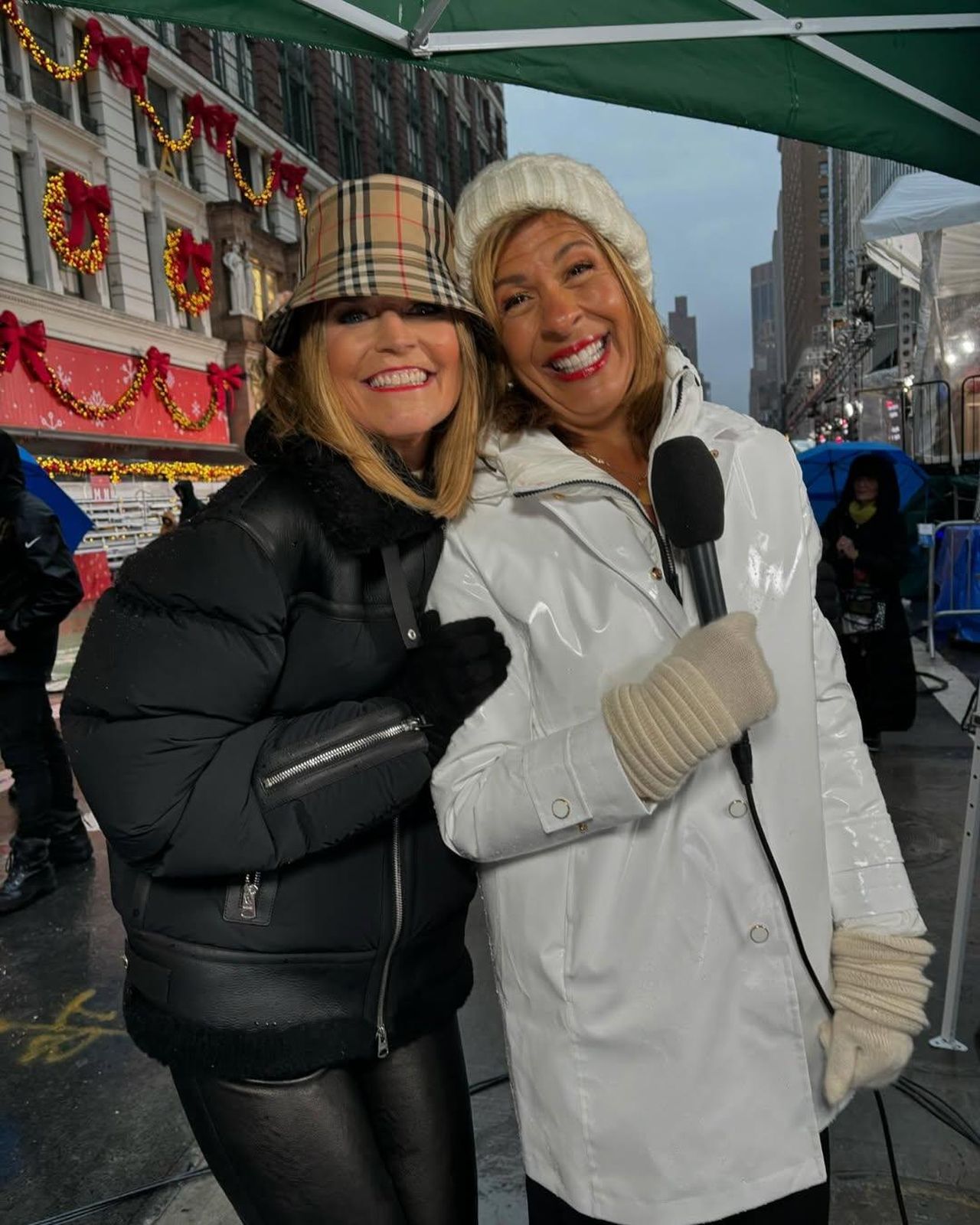 LAddio_di_Hoda_Kotb_2U9c8rZzXl - Confidenze24 source:usmagazine - L'Addio di Hoda Kotb - Hoda Kotb durante l'ultimo scherzo