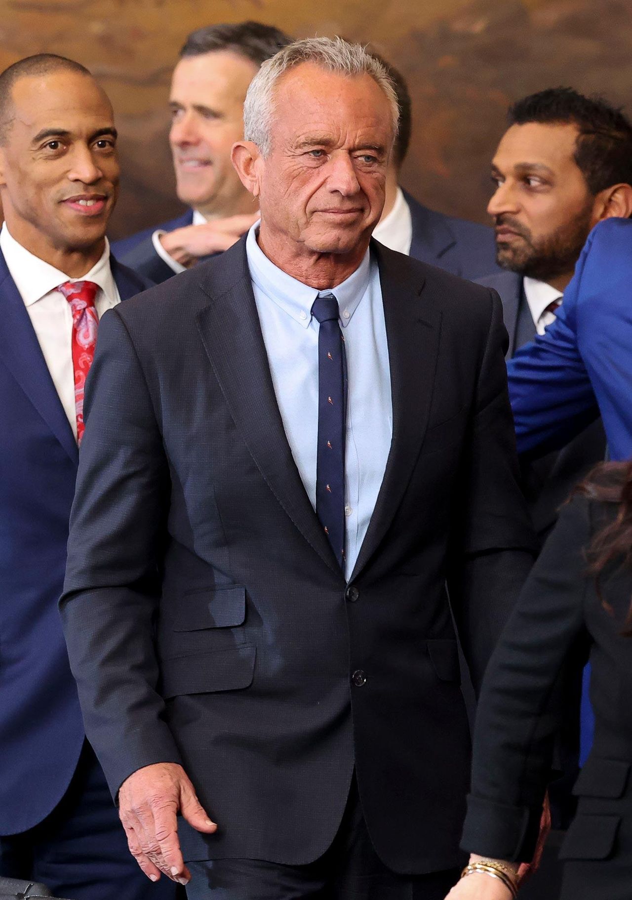 LInaugurazione_di_Kennedy_e_la_Sorpresa_di_Jewel_PqVFz9DzyZ - Confidenze24 source:usmagazine - L'Inaugurazione di Kennedy e la Sorpresa di Jewel - Robert F. Kennedy Jr. con Jewel all'evento di inaugurazione