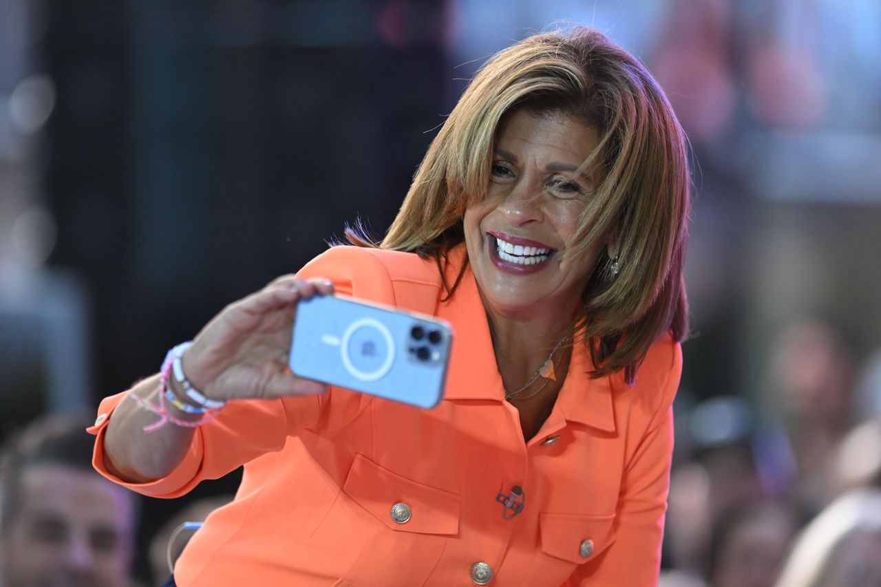 La_Celebrazione_di_Hoda_lzcU6kT5jF - Confidenze24 source:closerweekly - La Celebrazione di Hoda - Hoda Kotb celebra il suo ultimo episodio di 'Today'