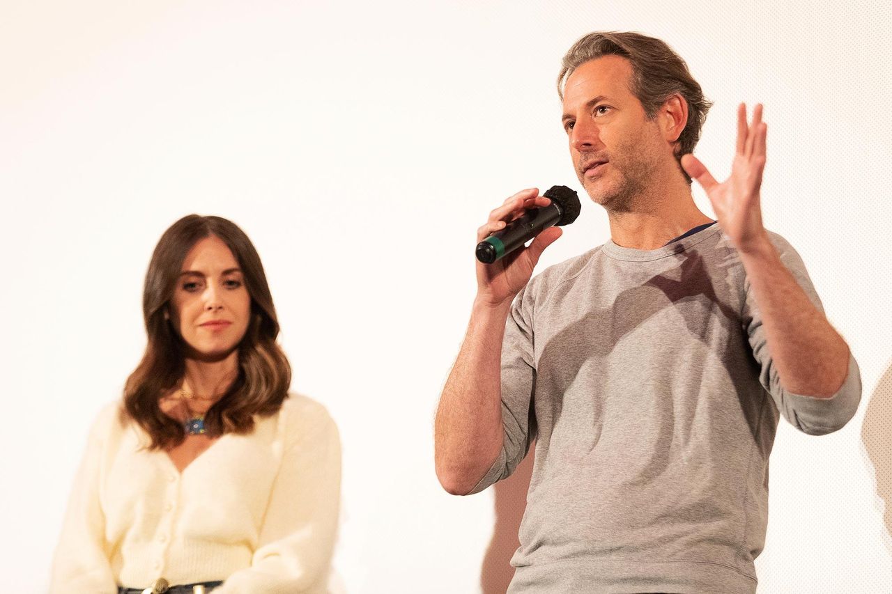 La_Collaborazione_tra_Brie_e_Baena_MnpAM4zMij - Confidenze24 source:usmagazine - La Collaborazione tra Brie e Baena - Alison Brie e Jeff Baena