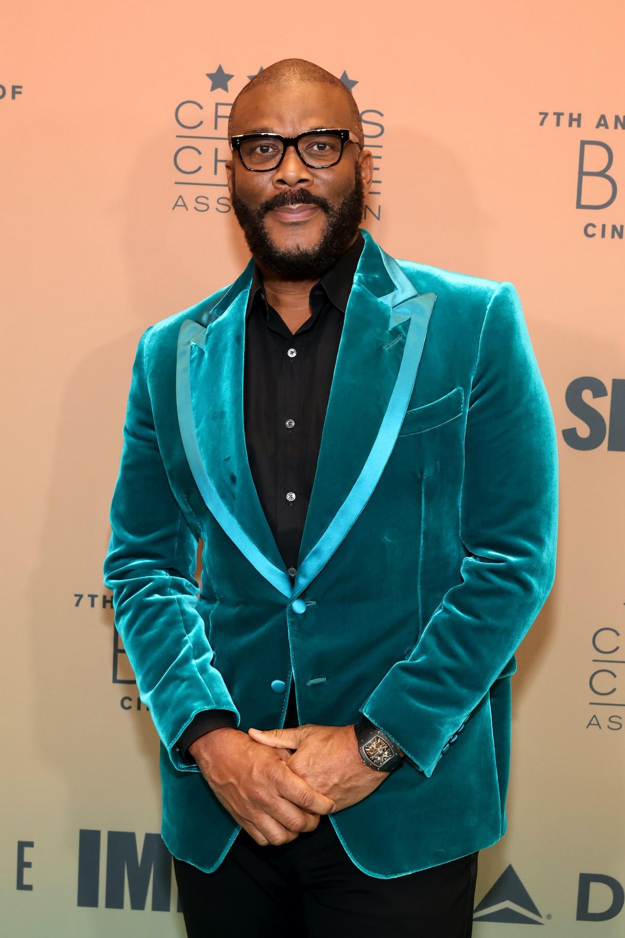 La_Critica_di_Tyler_Perry_msxAQFnGrY - Confidenze24 source:usmagazine - La Critica di Tyler Perry - Tyler Perry durante la celebrazione del Cinema e della Televisione