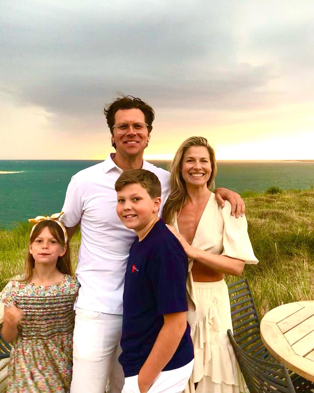 La_Decisione_di_Trasferirsi_cLjt1QrtyI - Confidenze24 source:usmagazine - La Decisione di Trasferirsi - Ali Larter e la sua famiglia