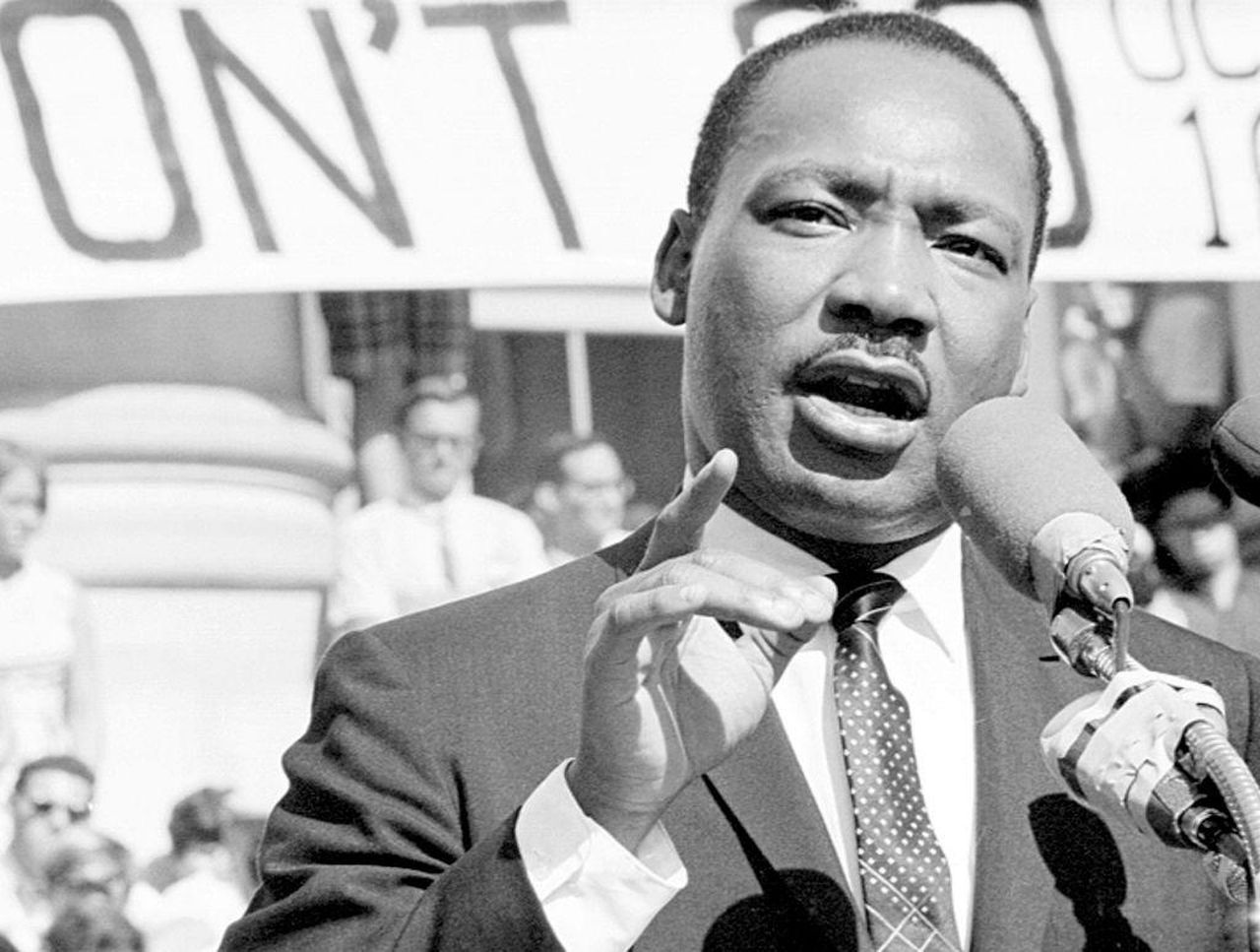 La_Famiglia_di_King_Risponde_con_Cautela_tqhwxWc2oV - Confidenze24 La Famiglia di King Risponde con Cautela - Dr. Martin Luther King parla a Sproul Plaza a Berkeley