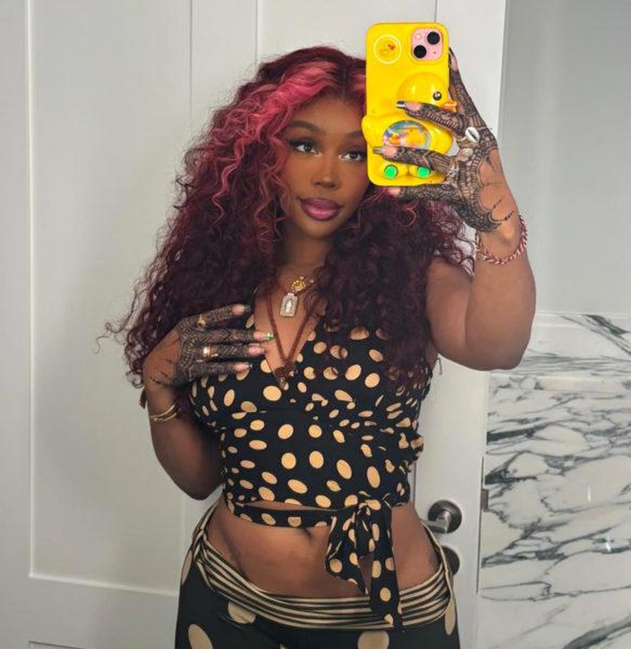 La_Frustrazione_di_SZA_XvKWJwPbZS - Confidenze24 source:thejasminebrand - La Frustrazione di SZA - SZA in un'immagine promozionale