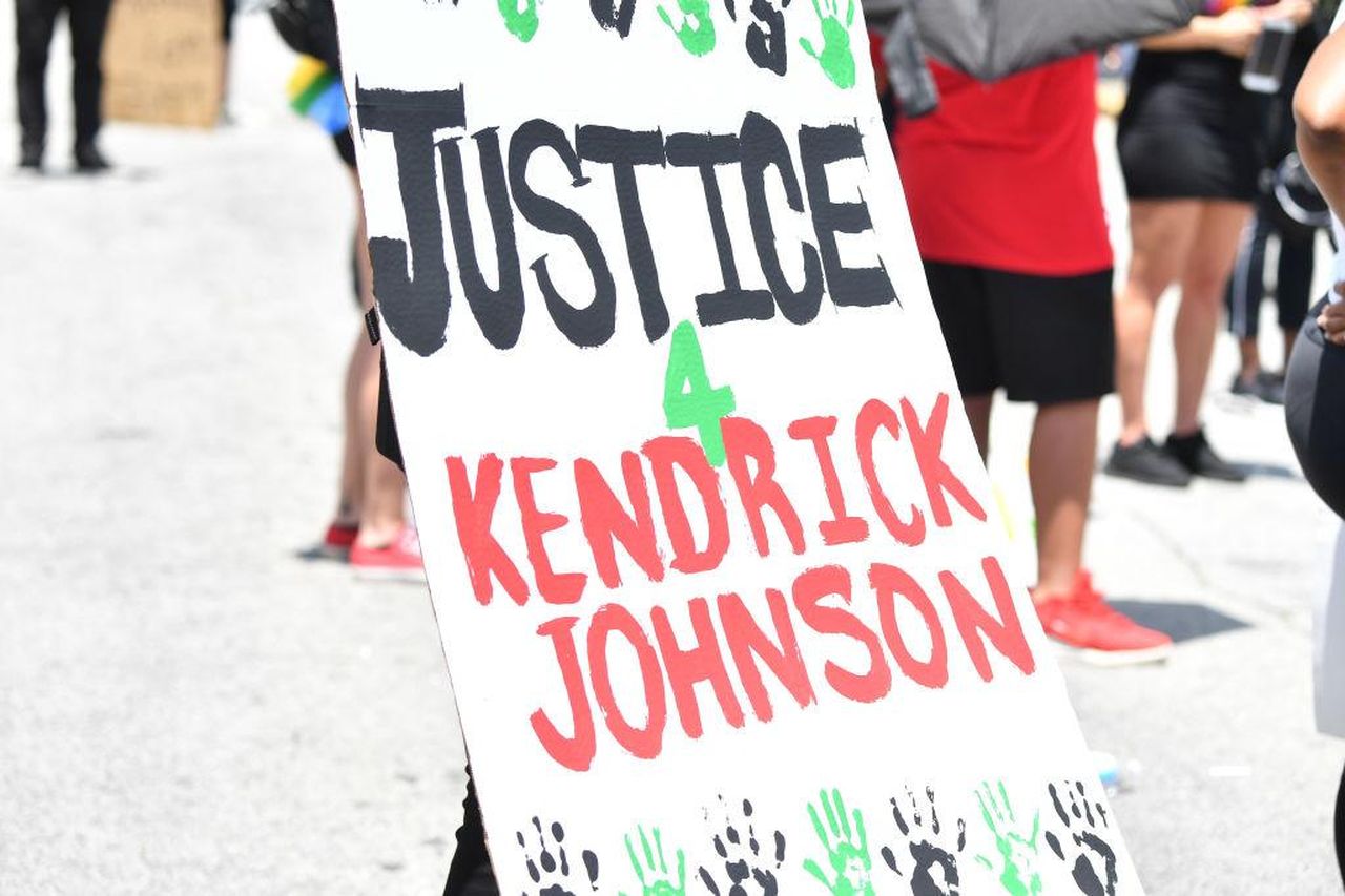 La_Morte_di_Kendrick_Johnson_e_le_Indagini_4G9iNiniUY - Confidenze24 source:bossip - La Morte di Kendrick Johnson e le Indagini - Rally per la Giustizia di Kendrick Johnson