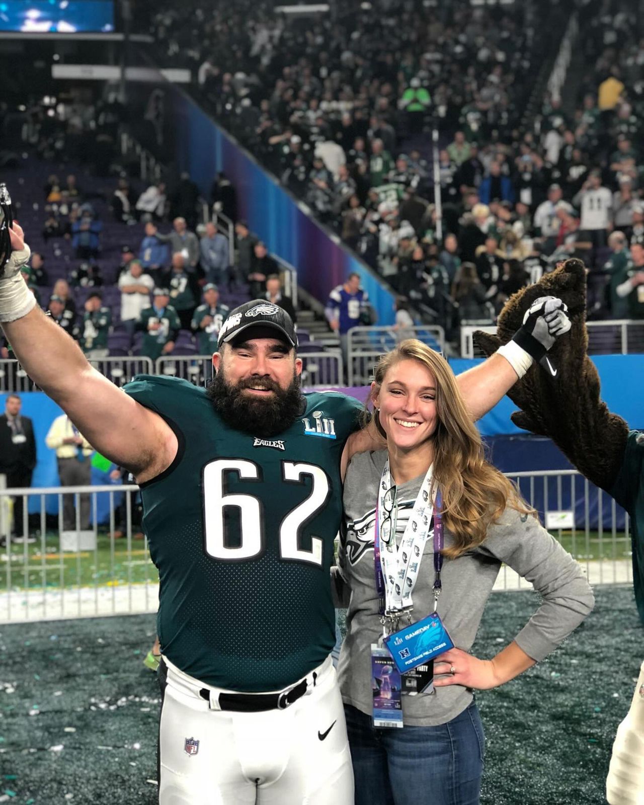 La_Passione_di_Kylie_per_gli_Eagles_0i6cI9EO1U - Confidenze24 source:usmagazine - La Passione di Kylie per gli Eagles - Kylie Kelce È Superstiziosa Sui Philadelphia Eagles