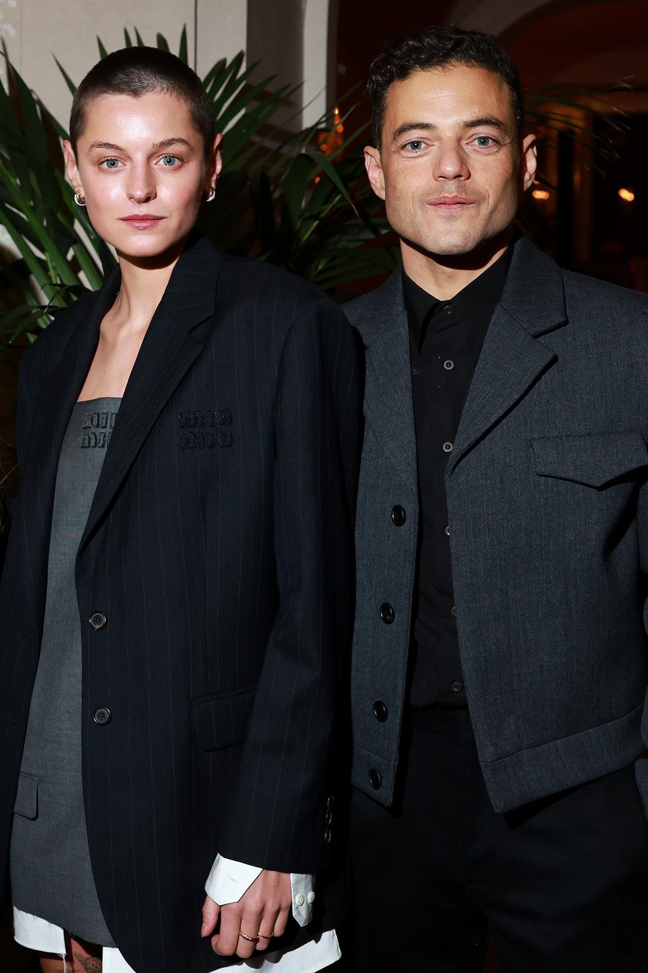 La_Storia_di_Rami_e_Emma_mvF5IMIPIR - Confidenze24 source:usmagazine - La Storia di Rami e Emma - Emma Corrin e Rami Malek.