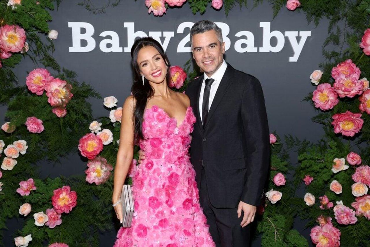 La_Storia_di_una_Famiglia_Felice_S0G3Qr4z5D - Confidenze24 source:thehollywoodgossip - La Storia di una Famiglia Felice - Jessica Alba e Cash Warren al Baby2Baby Gala