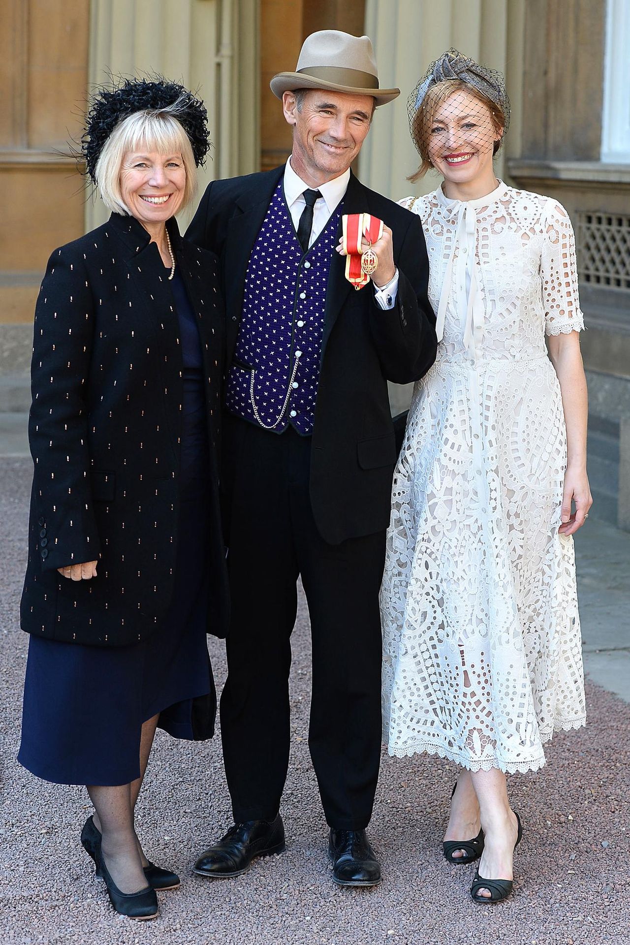 La_Vita_e_la_Carriera_di_Claire_56LQ4sbUSb - Confidenze24 source:usmagazine - La Vita e la Carriera di Claire - Sir Mark Rylance con la moglie Claire van Kampen.