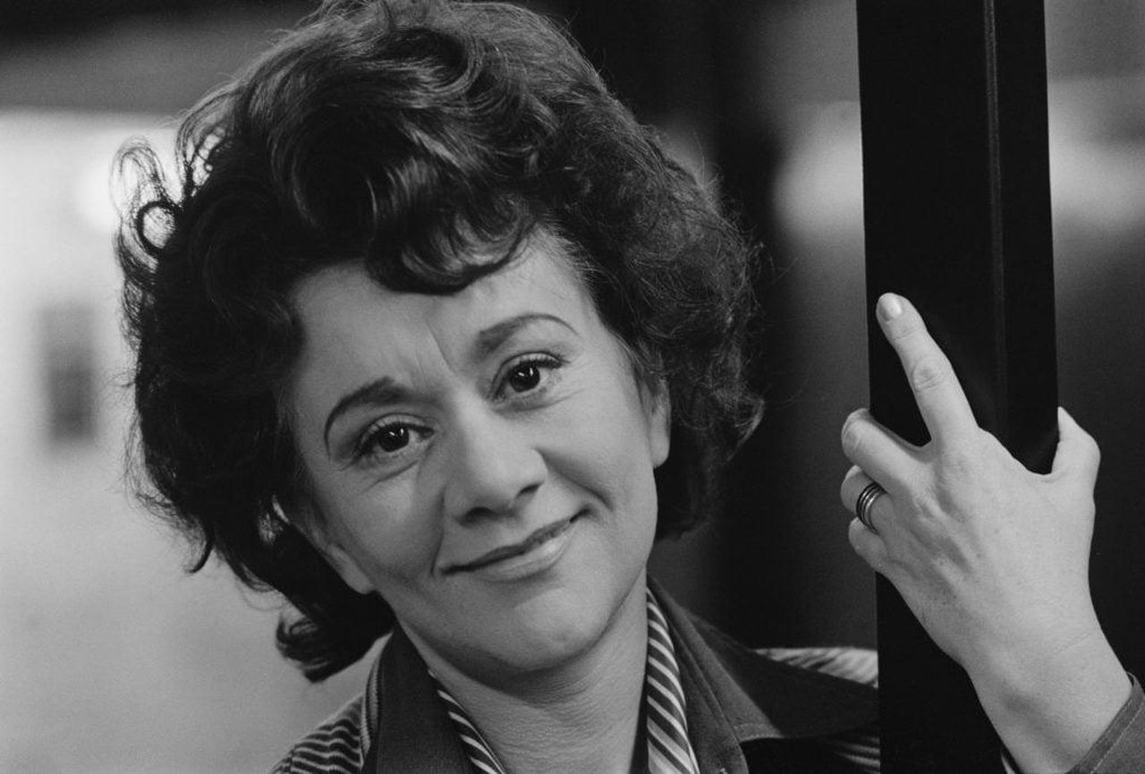 La_causa_della_morte_di_Joan_Plowright_c7sZ3yycrk - Confidenze24 source:thehollywoodgossip - La causa della morte di Joan Plowright - Joan Plowright, attrice inglese, 17 ottobre 1975
