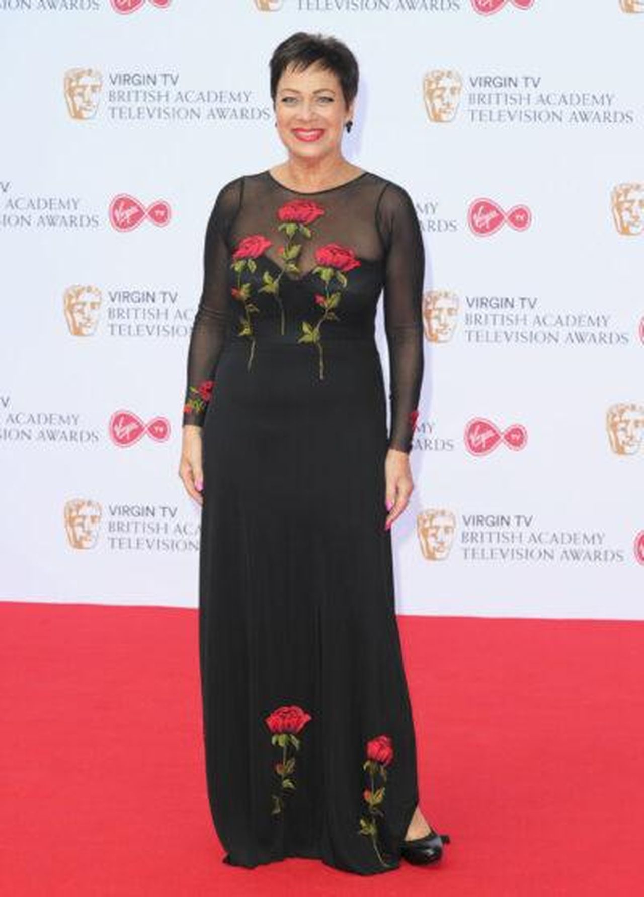 La_controversia_dellannuncio_sulla_perdita_di_peso_XzTJJ4gZcD - Confidenze24 source:entertainmentdaily - La controversia dell'annuncio sulla perdita di peso - Denise Welch sul red carpet
